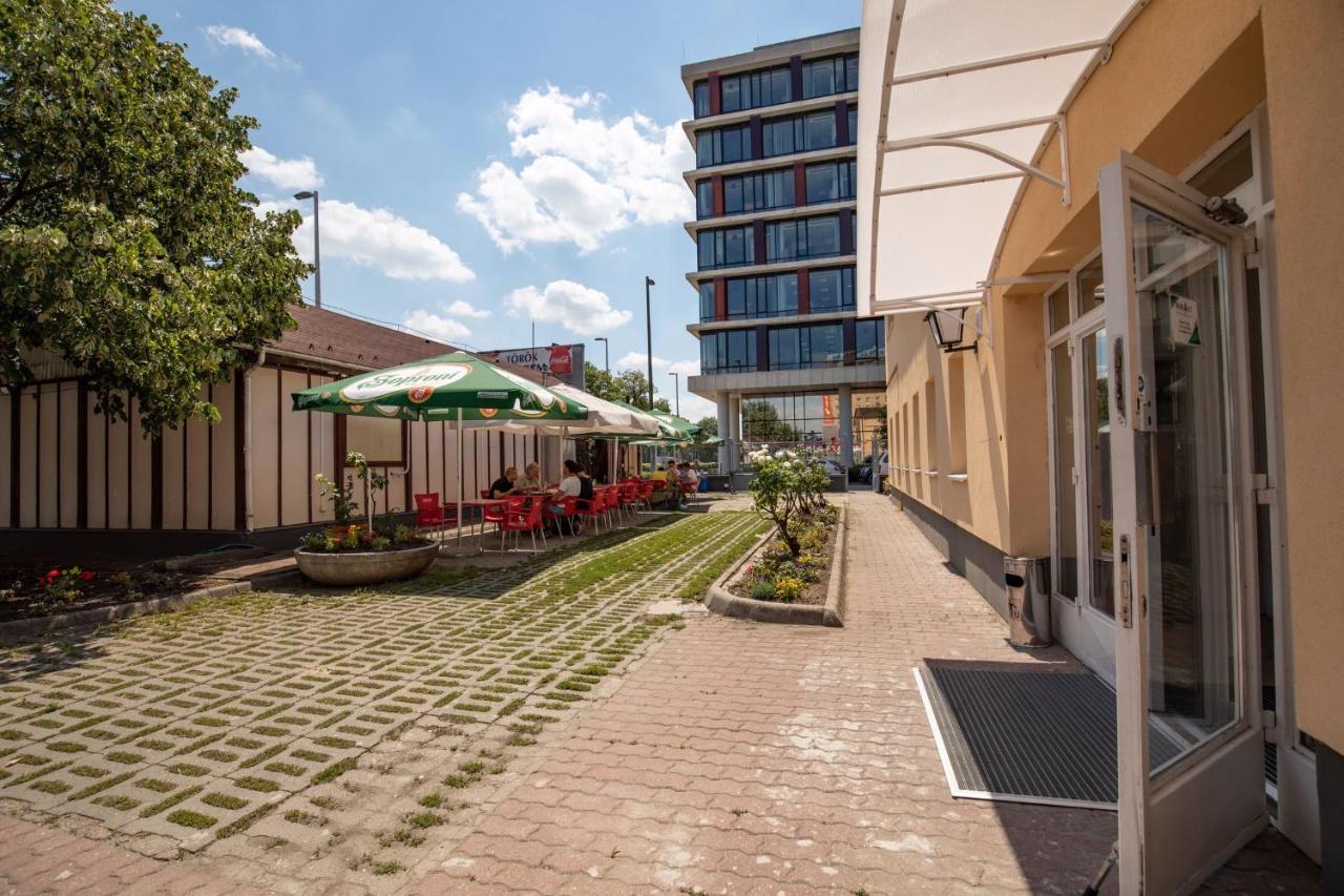 Nepliget Hotel Budapest Luaran gambar